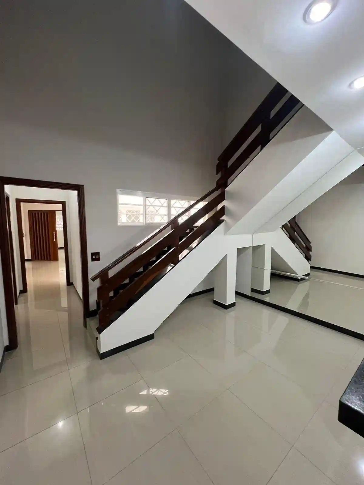 Casa com 4 quartos à venda, 290m² — foto 18 de 30