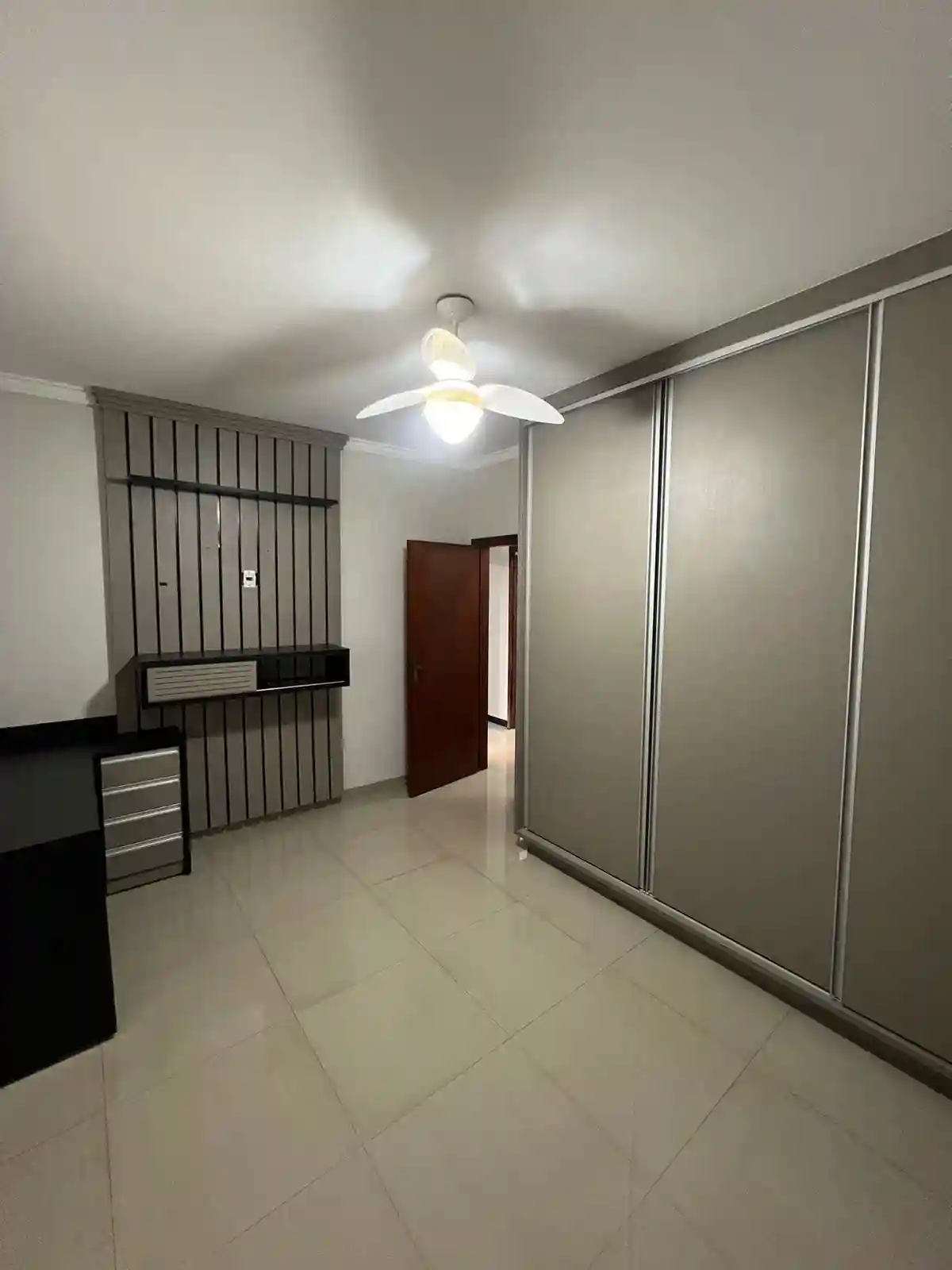 Casa com 4 quartos à venda, 290m² — foto 15 de 30