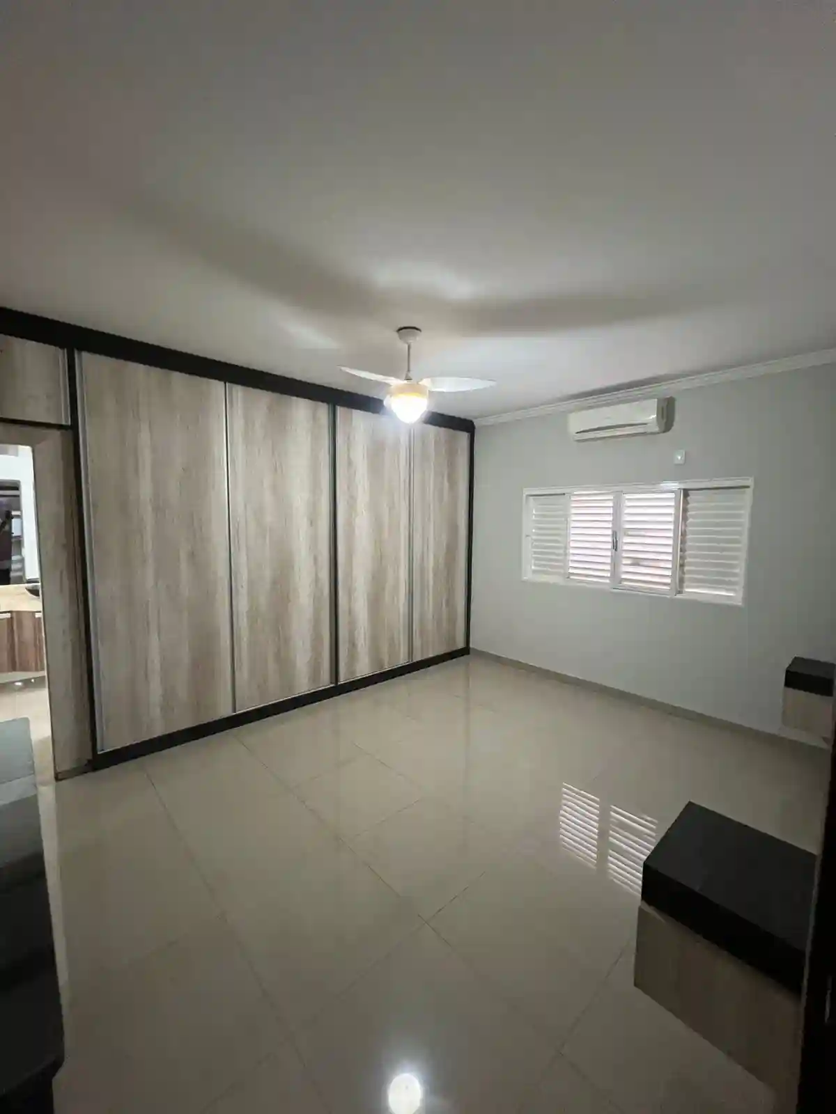 Casa com 4 quartos à venda, 290m² — foto 2 de 30
