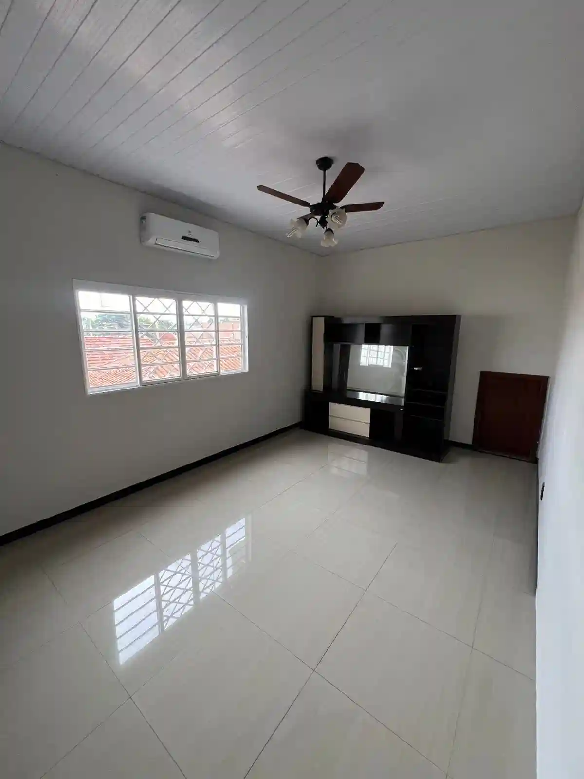 Casa com 4 quartos à venda, 290m² — foto 3 de 30