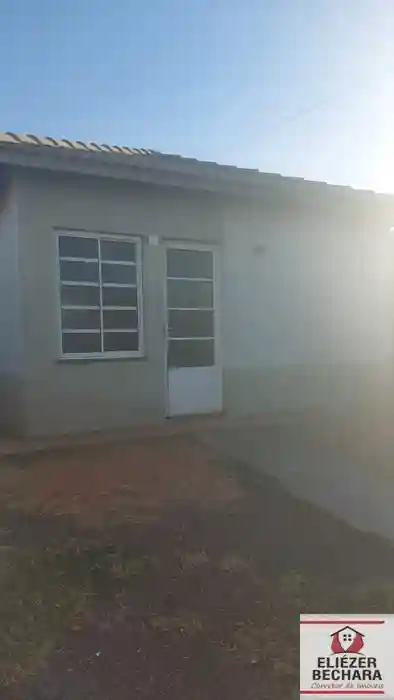 Casa com 2 quartos à venda, 60m² — foto 2 de 11