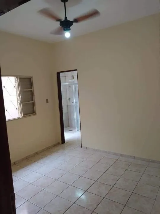 Casa à venda — foto 6 de 8