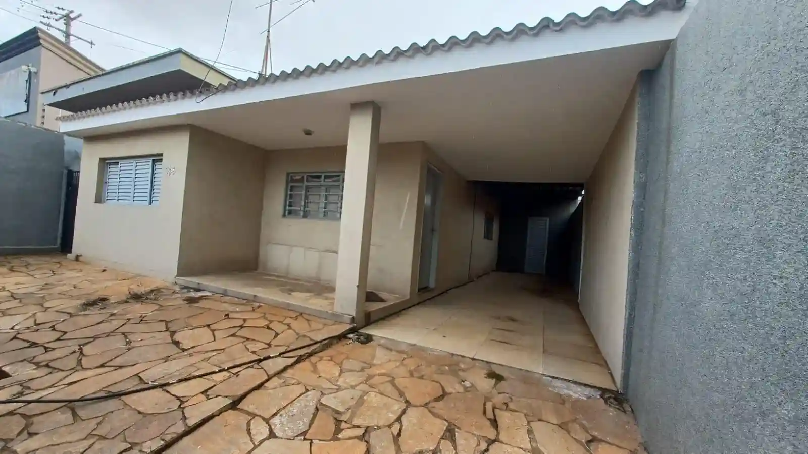 Casa com 3 quartos à venda, 150m² — foto 1 de 13