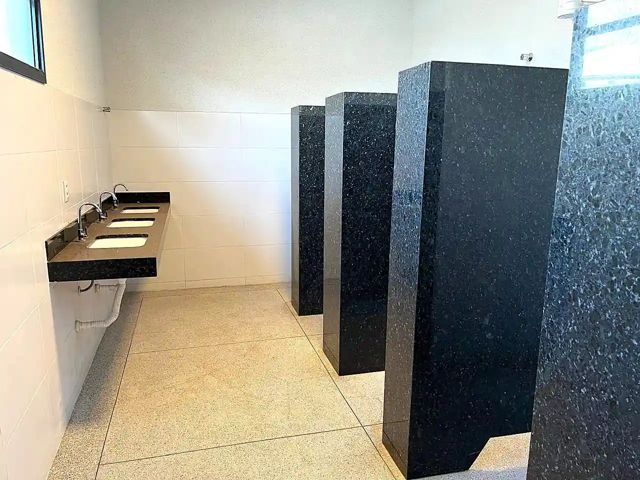 Loja / Salão / Ponto Comercial  para aluguel, 1500m² — foto 41 de 43