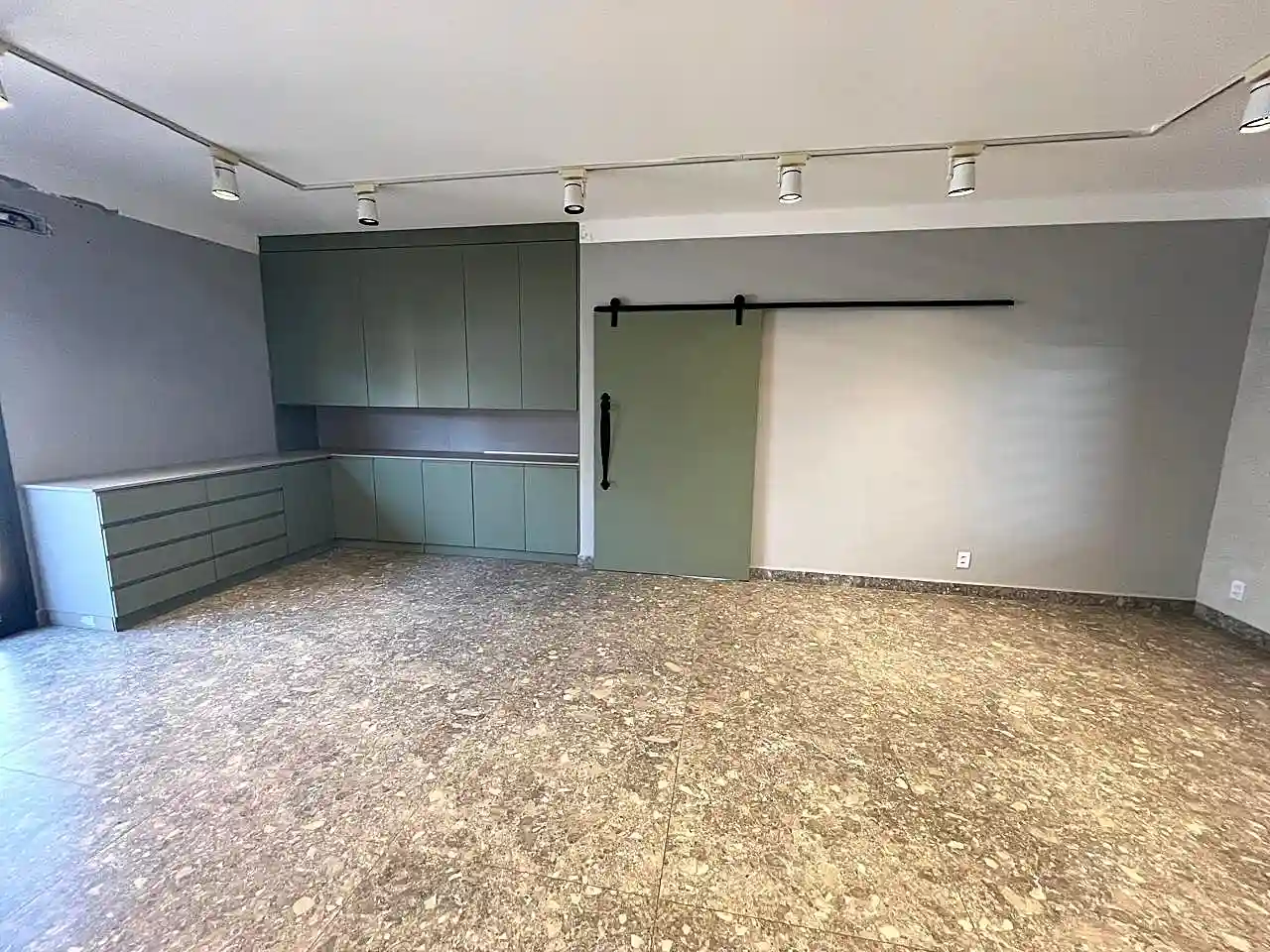 Loja / Salão / Ponto Comercial  para aluguel, 1500m² — foto 28 de 43