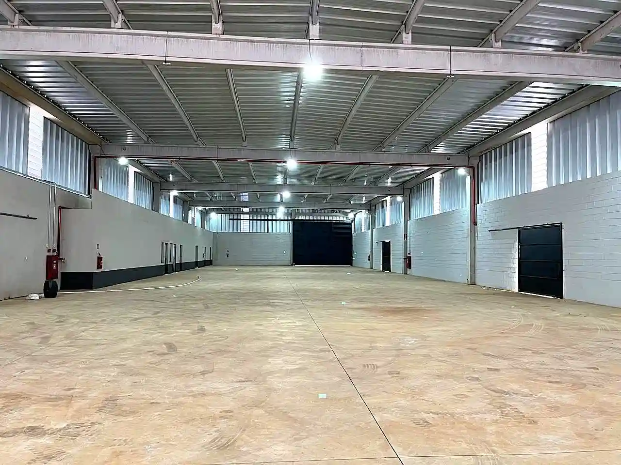 Loja / Salão / Ponto Comercial  para aluguel, 1500m² — foto 7 de 43