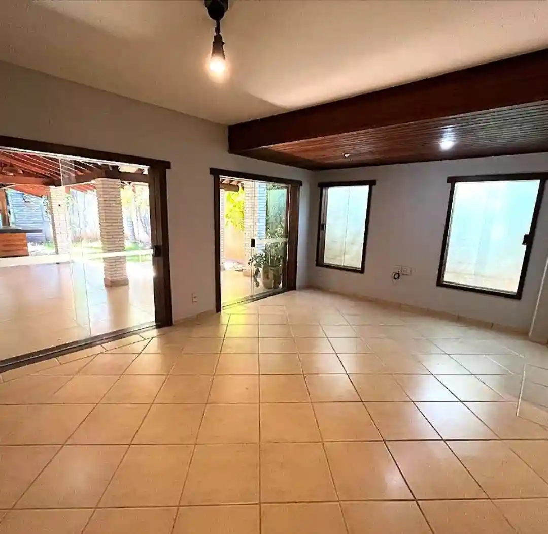 Casa com 3 quartos à venda, 160m² — foto 3 de 10