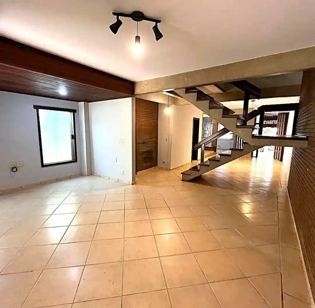 Casa com 3 quartos à venda, 160m² — foto 4 de 10