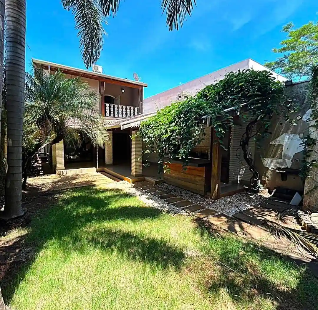 Casa com 3 quartos à venda, 160m² — foto 1 de 10