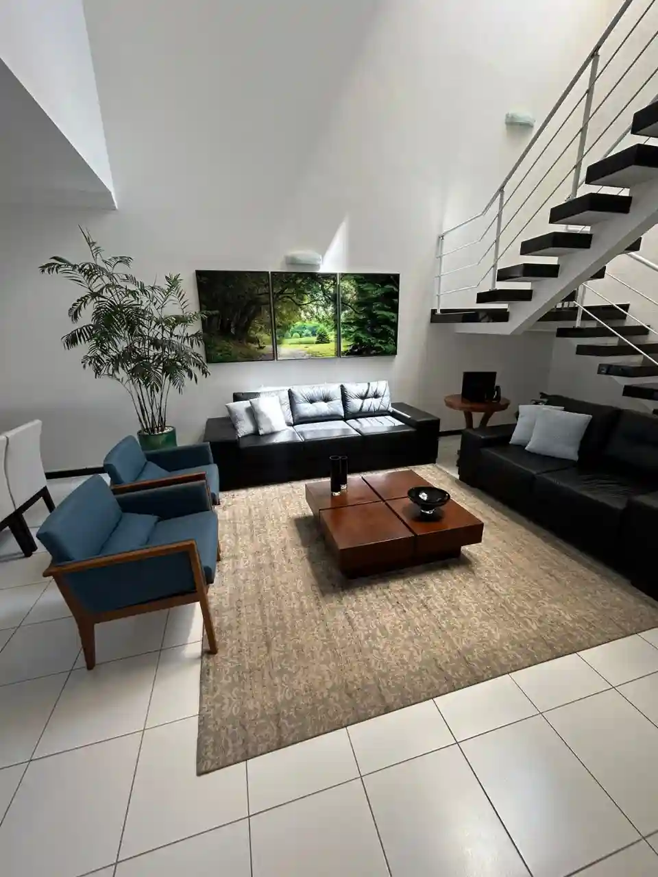 Casa com 3 quartos à venda, 257m² — foto 2 de 22