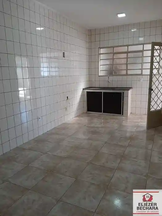 Casa com 3 quartos à venda, 225m² — foto 14 de 27
