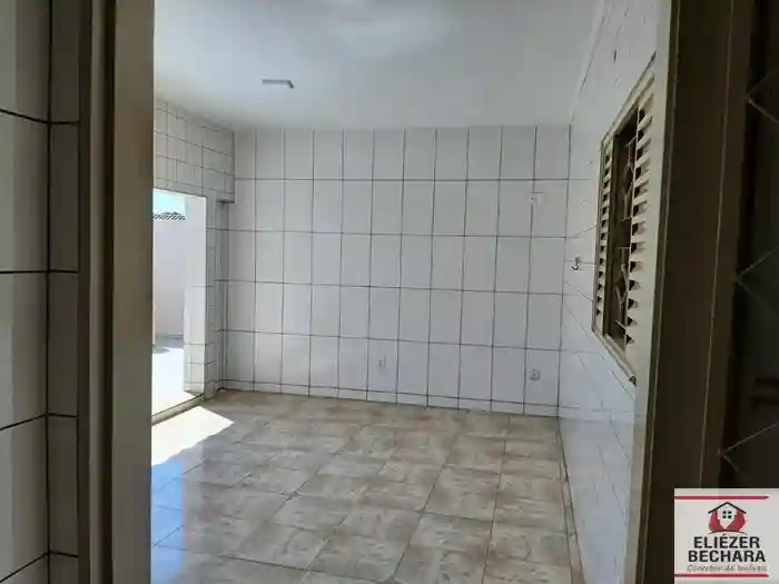 Casa com 3 quartos à venda, 225m² — foto 13 de 27