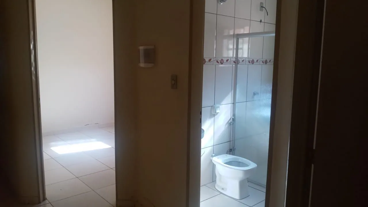 Casa com 2 quartos à venda, 180m² — foto 3 de 5