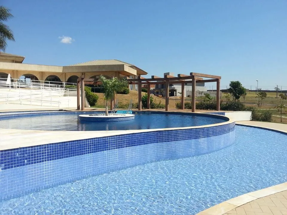 Terreno / Lote / Condomínio à venda — foto 1 de 5