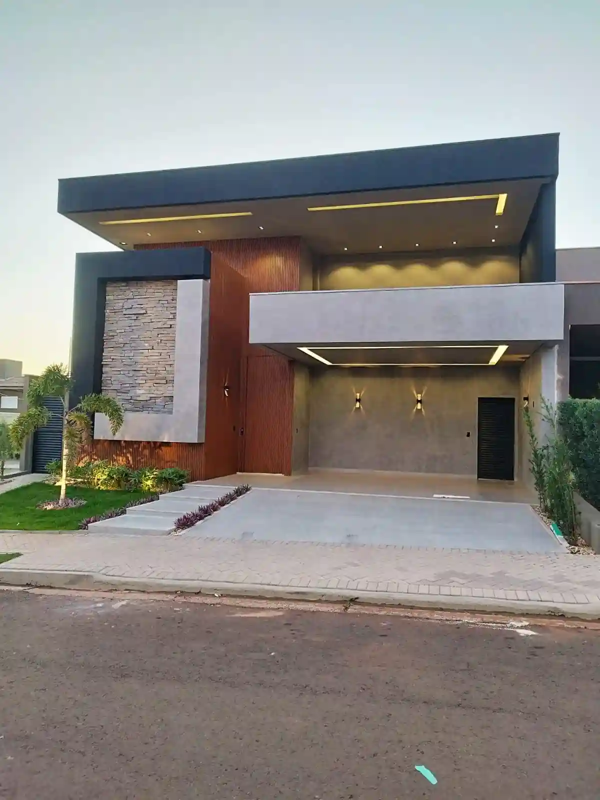 Casa de Condomínio com 3 quartos à venda, 360m² — foto 1 de 26
