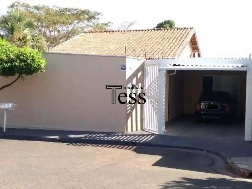 Casa com 3 quartos à venda, 200m² — foto 1 de 16