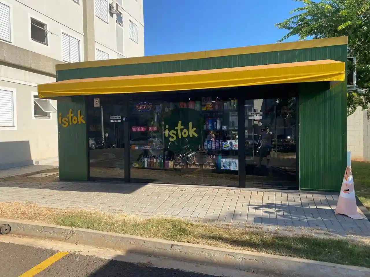 Apartamento com 2 quartos à venda, 65m² — foto 2 de 22