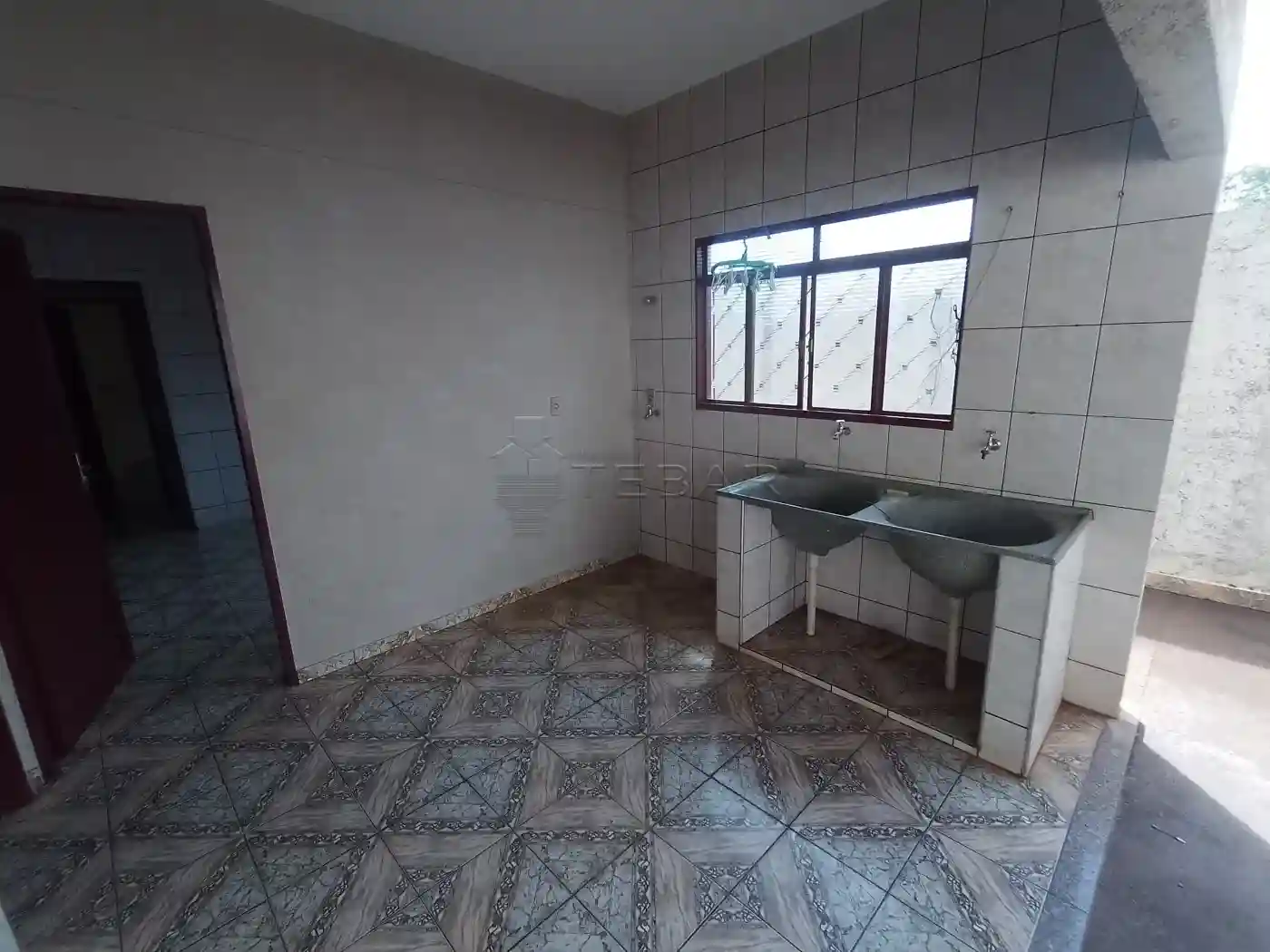 Casa com 3 quartos para aluguel — foto 4 de 8