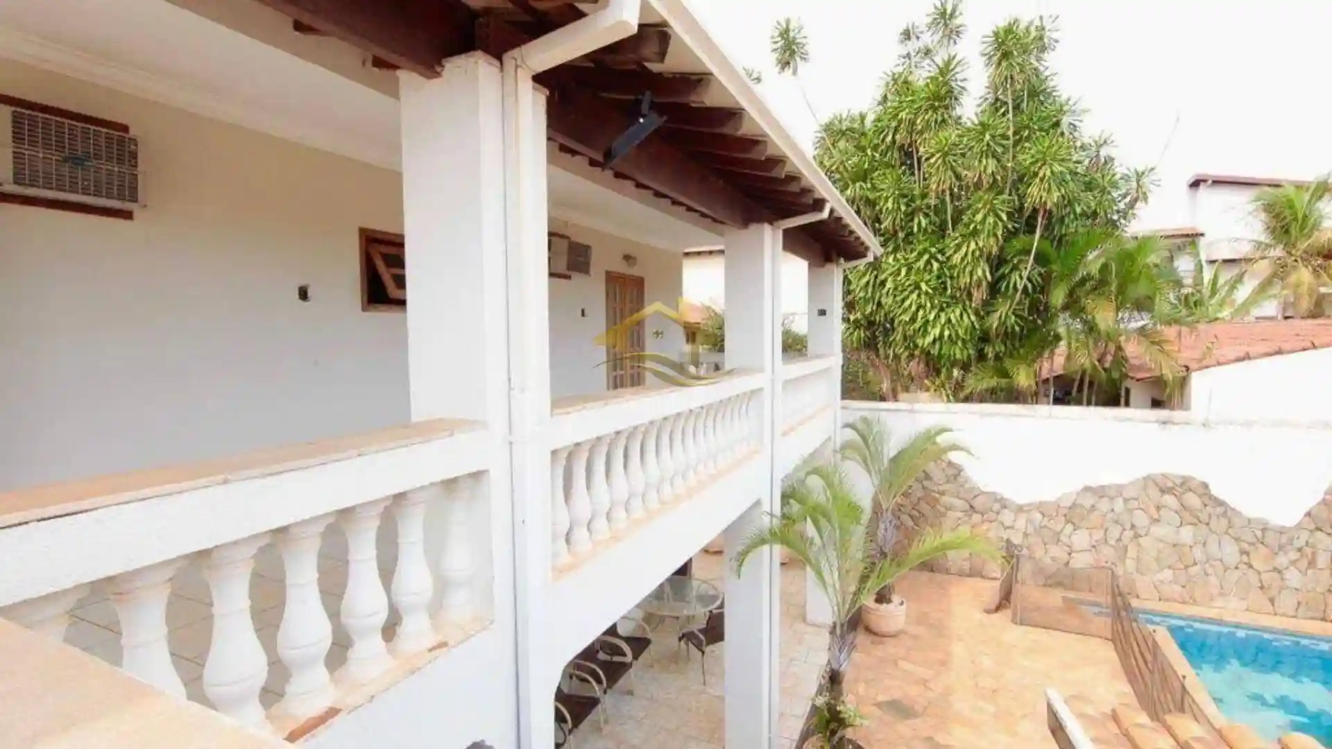 Casa com 4 quartos à venda, 450m² — foto 2 de 36