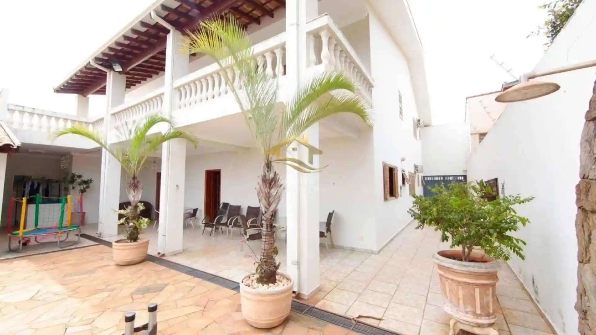 Casa com 4 quartos à venda, 450m² — foto 1 de 36