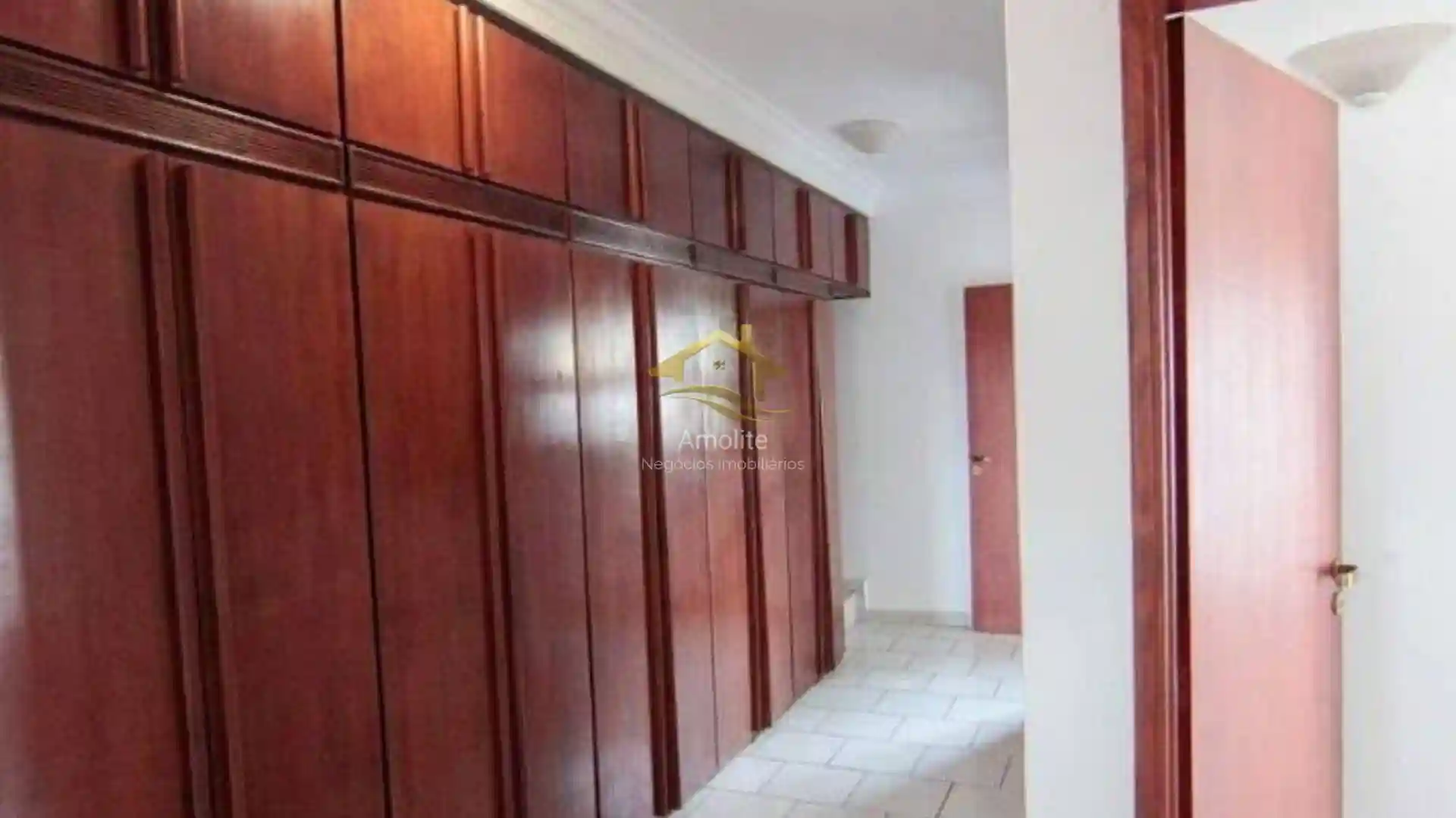 Casa com 4 quartos à venda, 450m² — foto 13 de 36