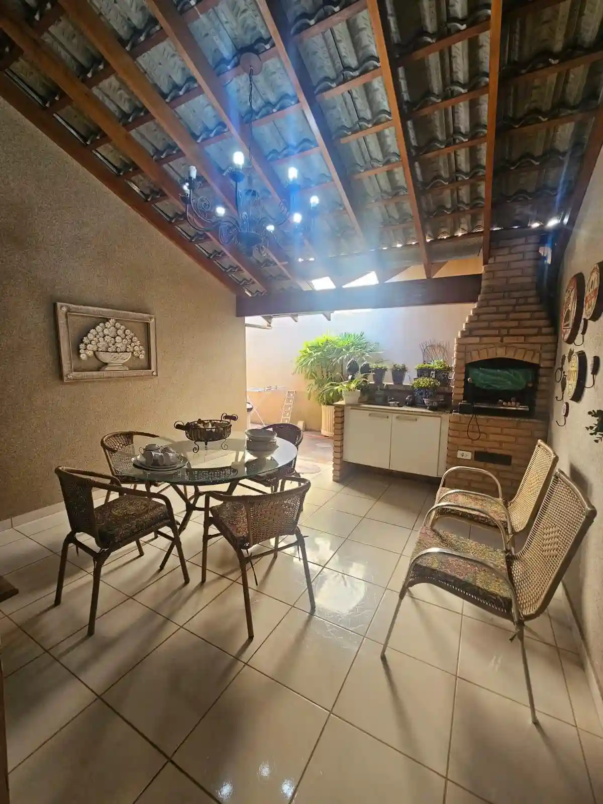 Casa com 3 quartos à venda, 10m² — foto 1 de 12