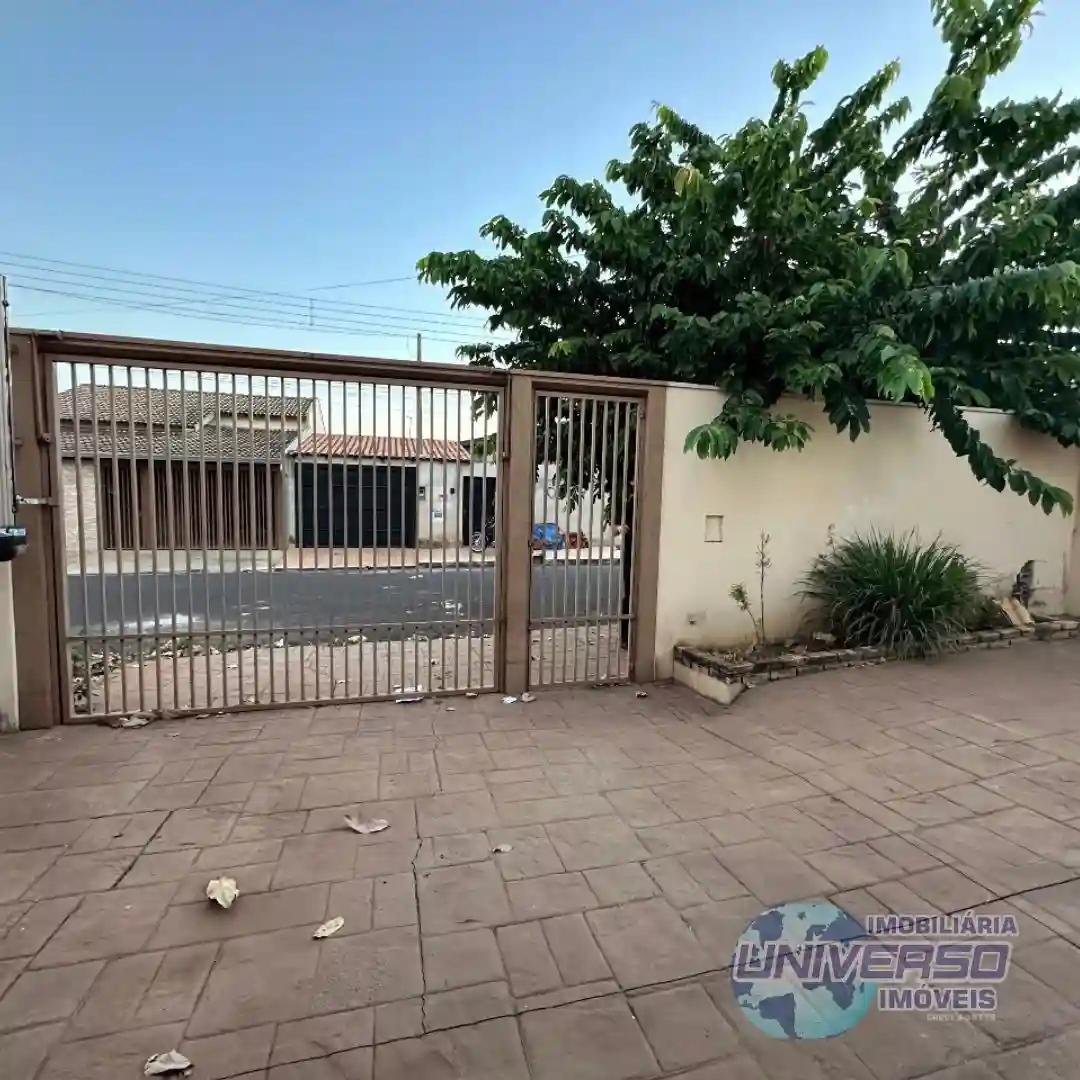Casa com 2 quartos à venda, 70m² — foto 2 de 10