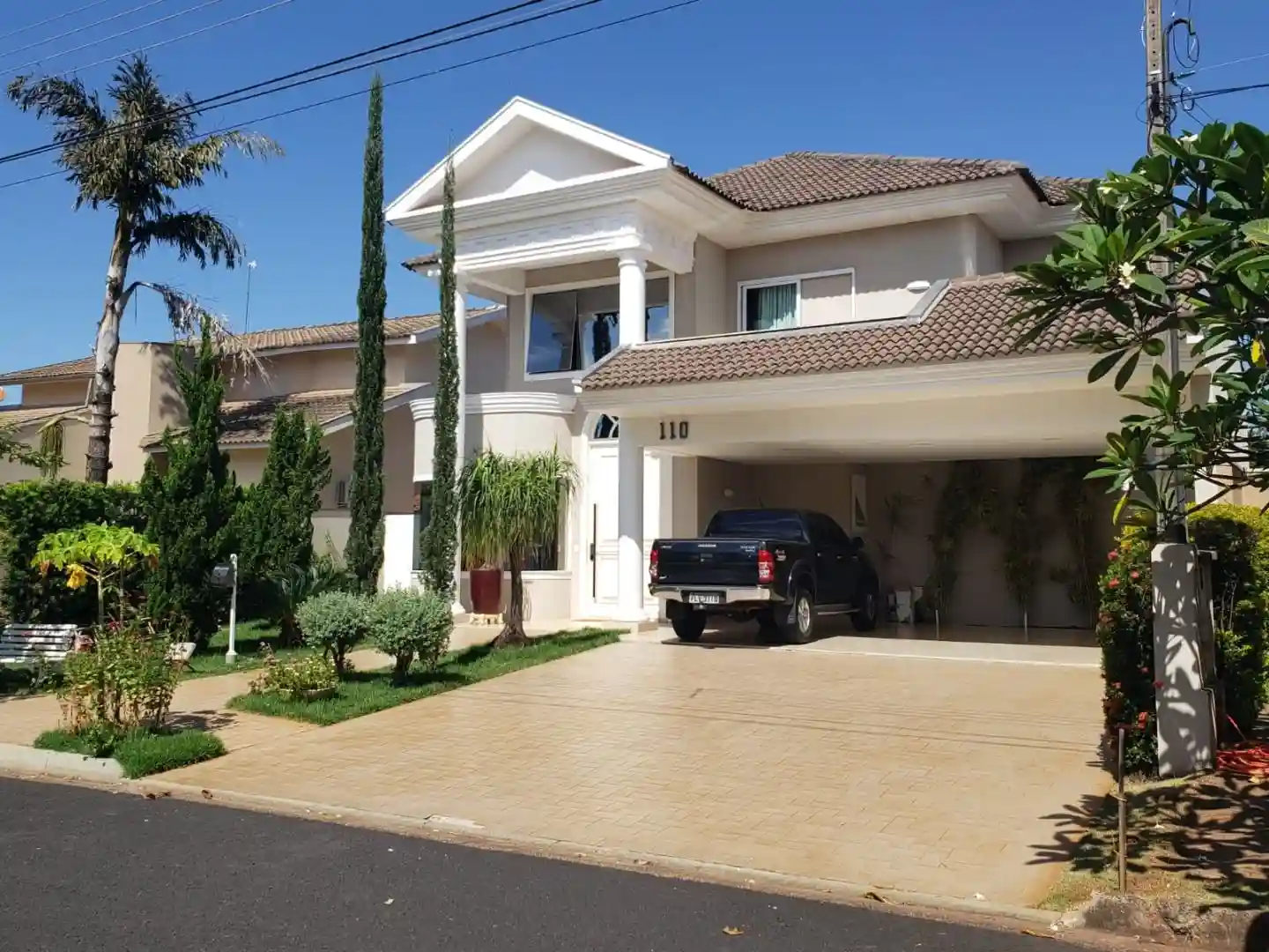 Casa de Condomínio com 3 quartos à venda, 475m² — foto 2 de 17