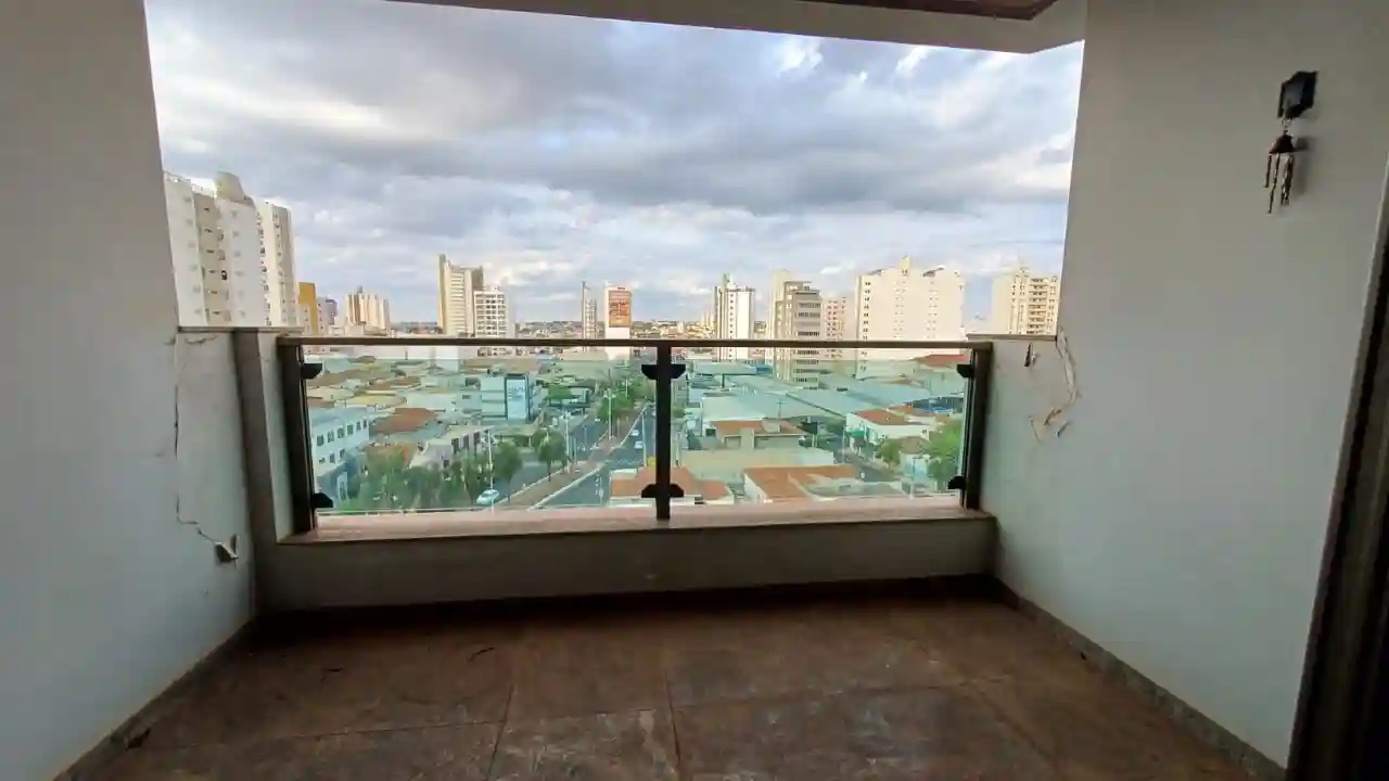 Apartamento com 3 quartos à venda, 214m² — foto 1 de 32