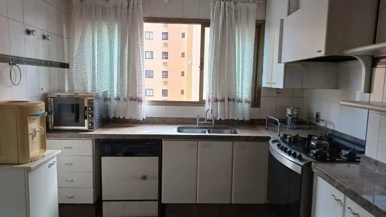 Apartamento com 3 quartos à venda, 214m² — foto 25 de 32