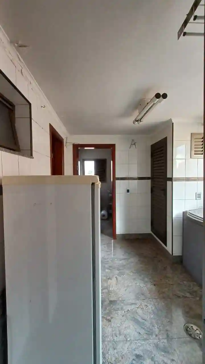 Apartamento com 3 quartos à venda, 214m² — foto 27 de 32