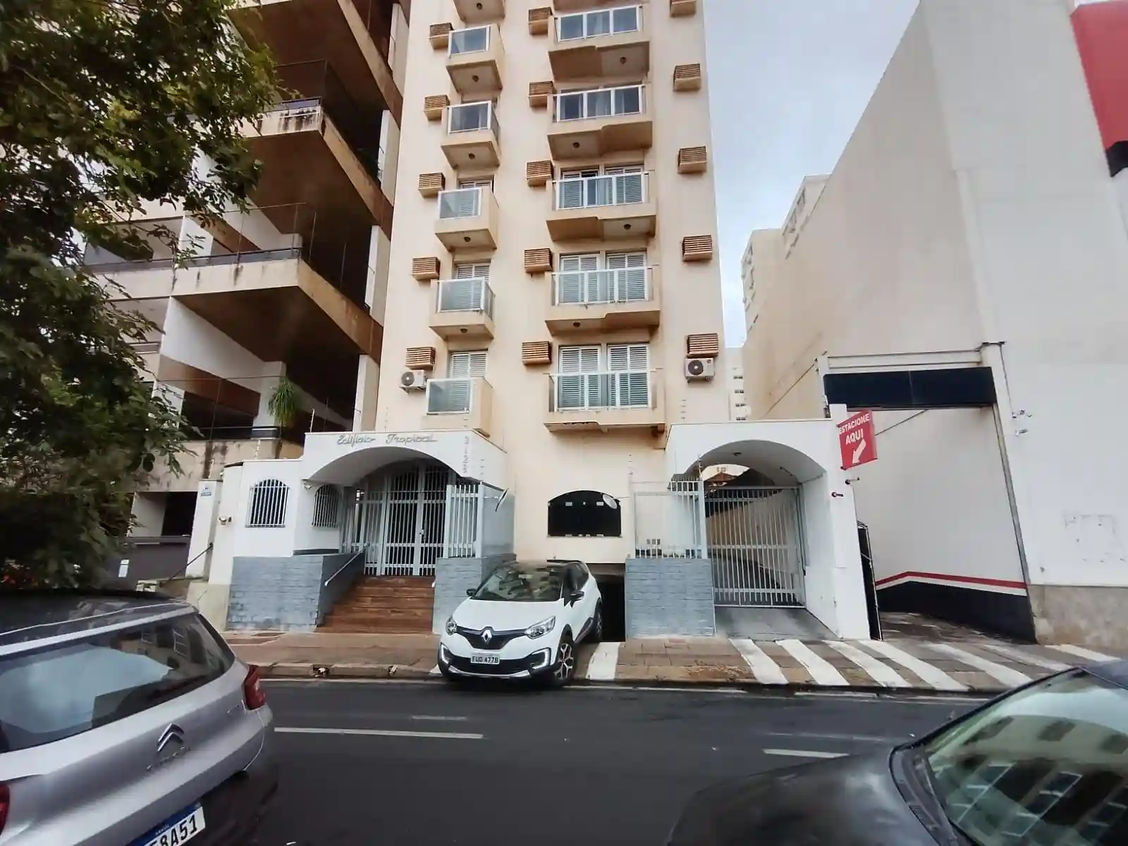 Apartamento com 3 quartos à venda, 135m² — foto 1 de 17