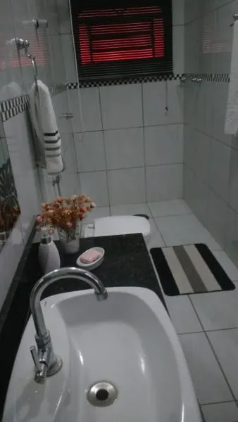 Casa à venda — foto 1 de 4