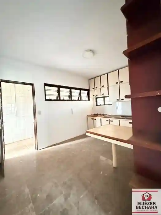 Casa com 4 quartos à venda, 220m² — foto 23 de 37