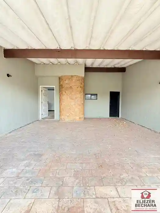Casa com 4 quartos à venda, 220m² — foto 28 de 37