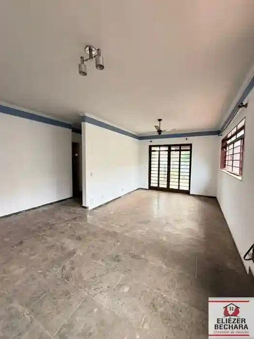 Casa com 4 quartos à venda, 220m² — foto 4 de 37