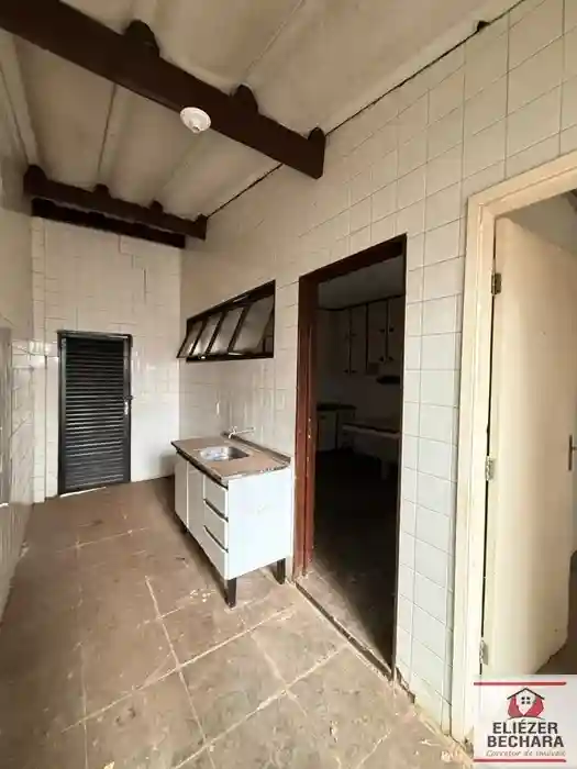 Casa com 4 quartos à venda, 220m² — foto 15 de 37