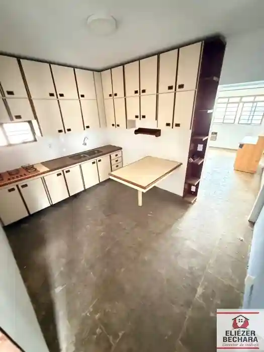 Casa com 4 quartos à venda, 220m² — foto 24 de 37