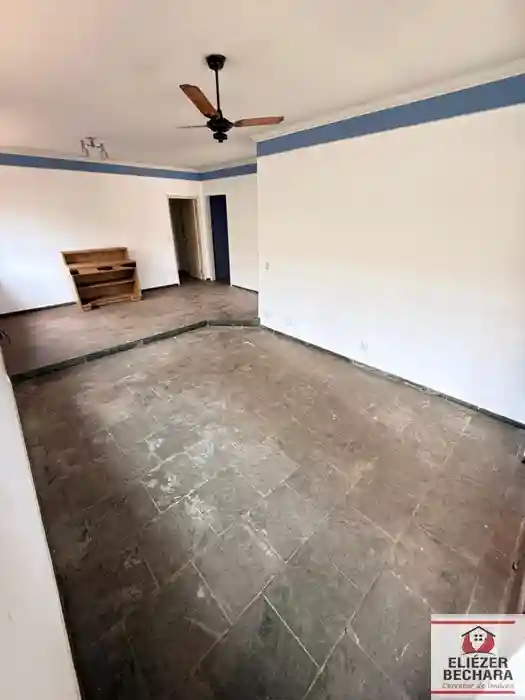 Casa com 4 quartos à venda, 220m² — foto 3 de 37
