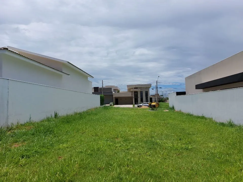 Terreno / Lote / Condomínio à venda — foto 1 de 1