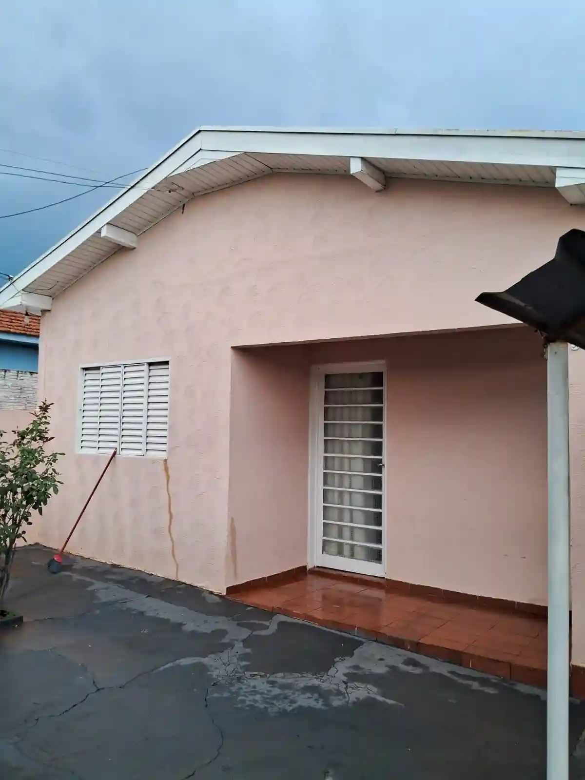 Casa com 3 quartos à venda, 114m² — foto 2 de 13