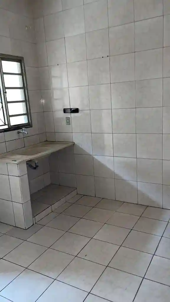 Casa com 2 quartos para aluguel, 80m² — foto 1 de 7