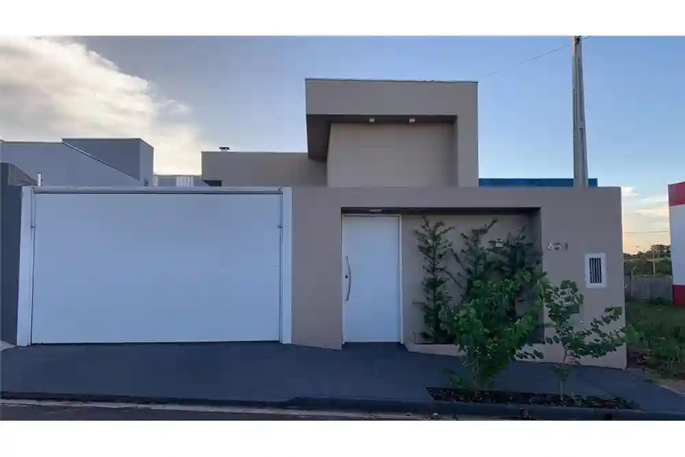 Casa com 2 quartos à venda, 200m² — foto 1 de 6