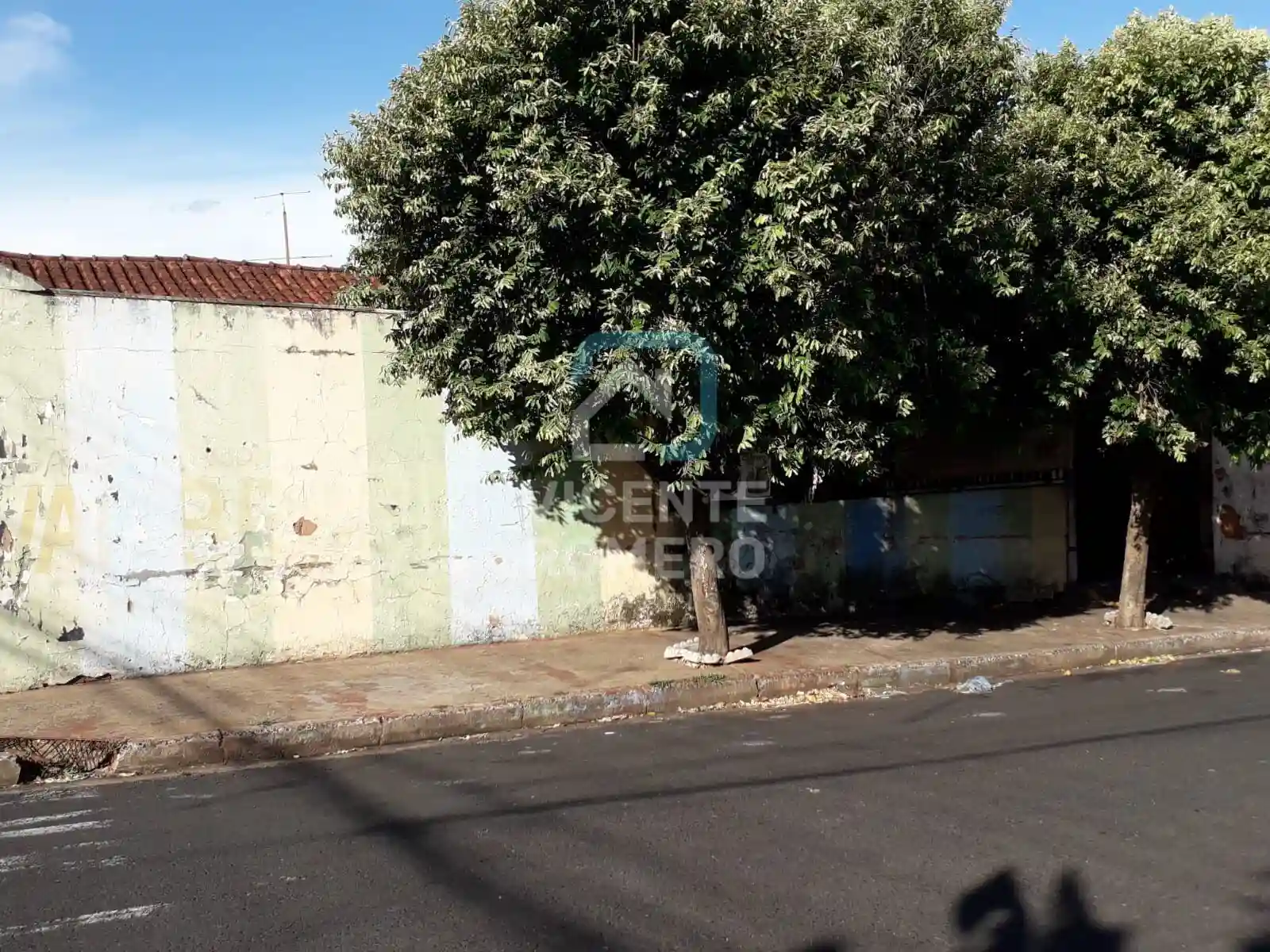 Casa com 2 quartos à venda, 243m² — foto 2 de 12