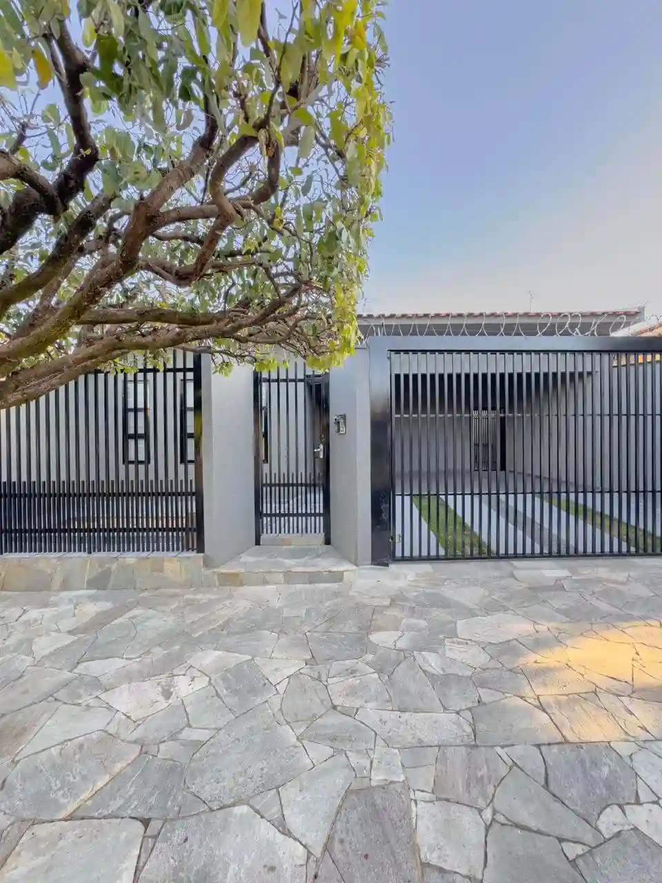 Casa com 3 quartos à venda, 212m² — foto 1 de 32