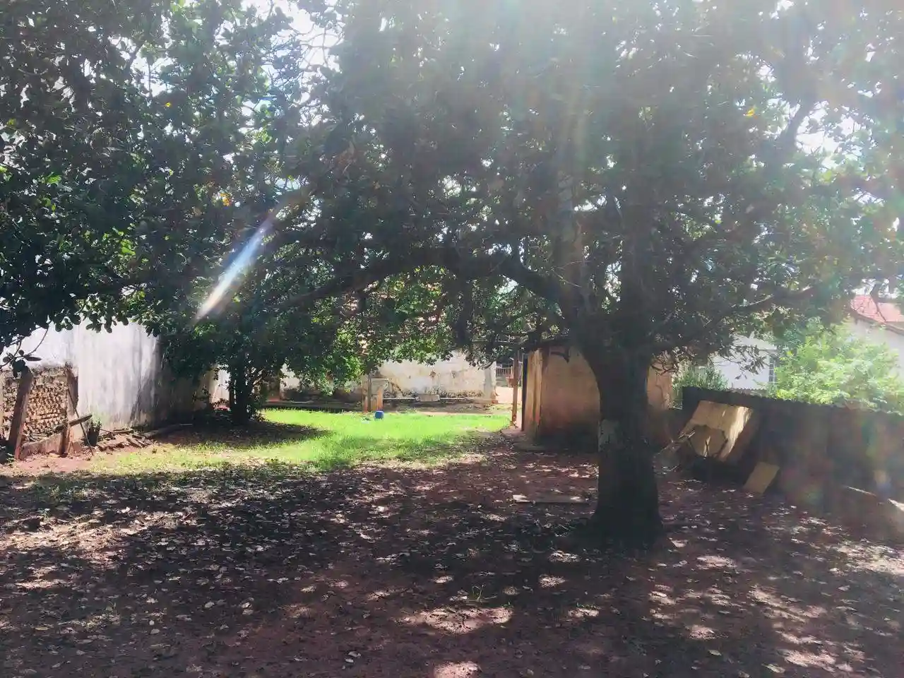 Casa com 2 quartos à venda, 400m² — foto 1 de 4