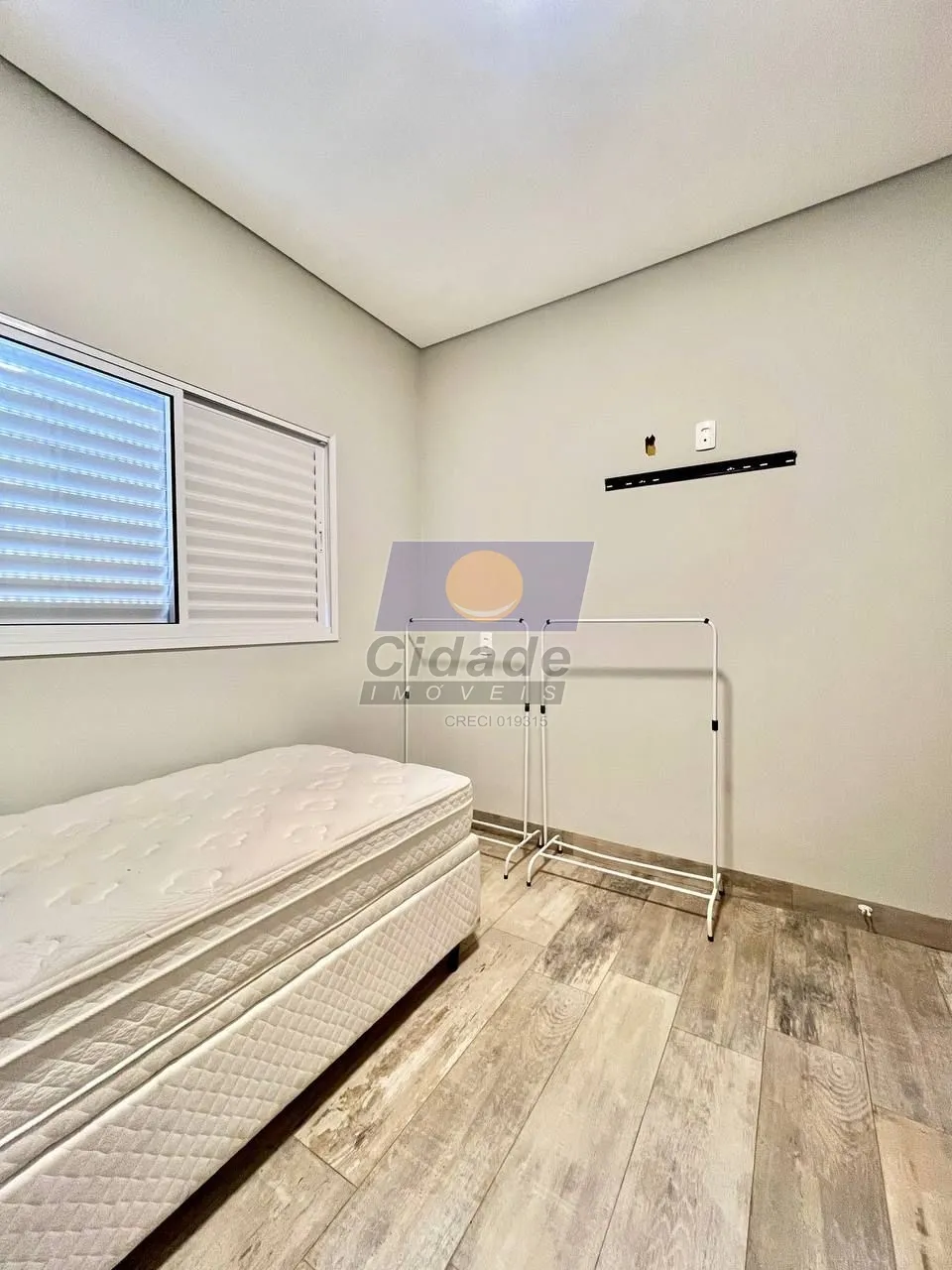Casa de Condomínio com 3 quartos para aluguel, 130m² — foto 8 de 18