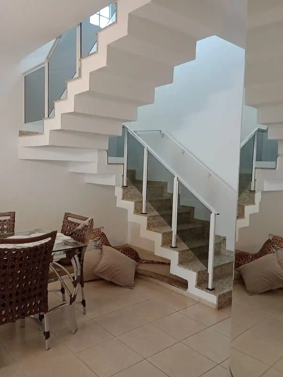 Casa com 4 quartos à venda, 215m² — foto 15 de 23