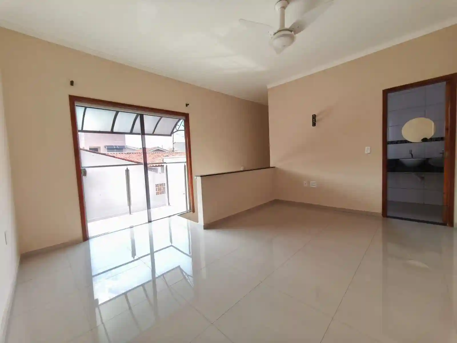 Casa com 3 quartos à venda, 200m² — foto 4 de 25