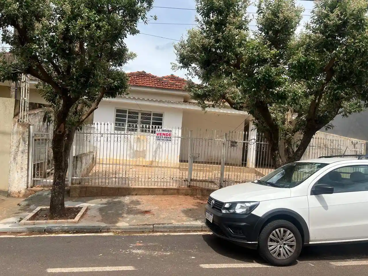 Casa com 3 quartos à venda, 253m² — foto 1 de 5